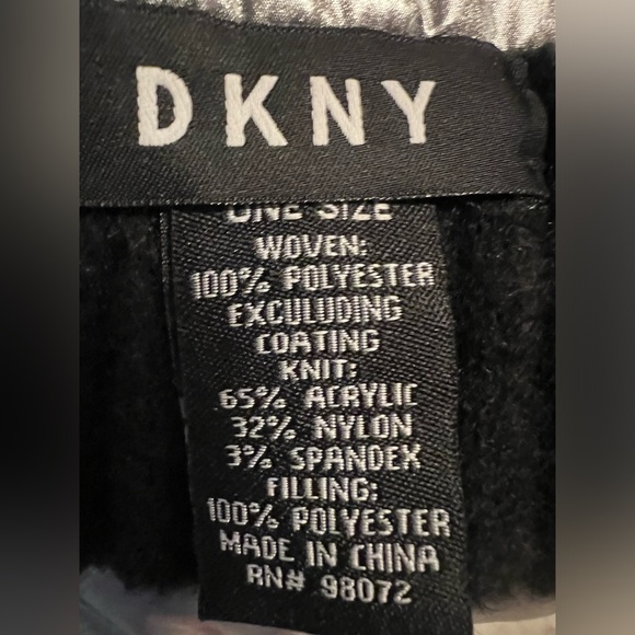 NWOT DKNY quilted silver puffer scarf. Black trim. 8 x 60”. Purchased w/o tags. - Picture 4 of 6